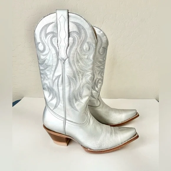 Idyllwind Silver Heeled Boots - Picture 4 of 13